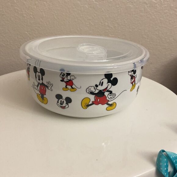 ❤️ Disney Mickey Mouse Food Storage Container!!! - Picture 4 of 6